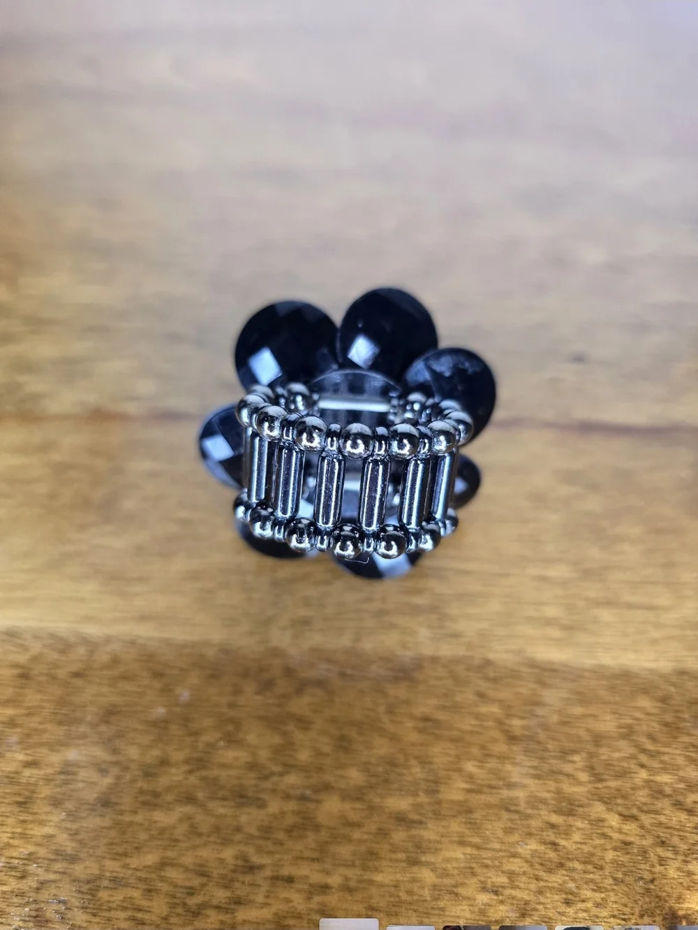 Black Flower Plastic Stretch Statement Ring - Elegant Floral Design